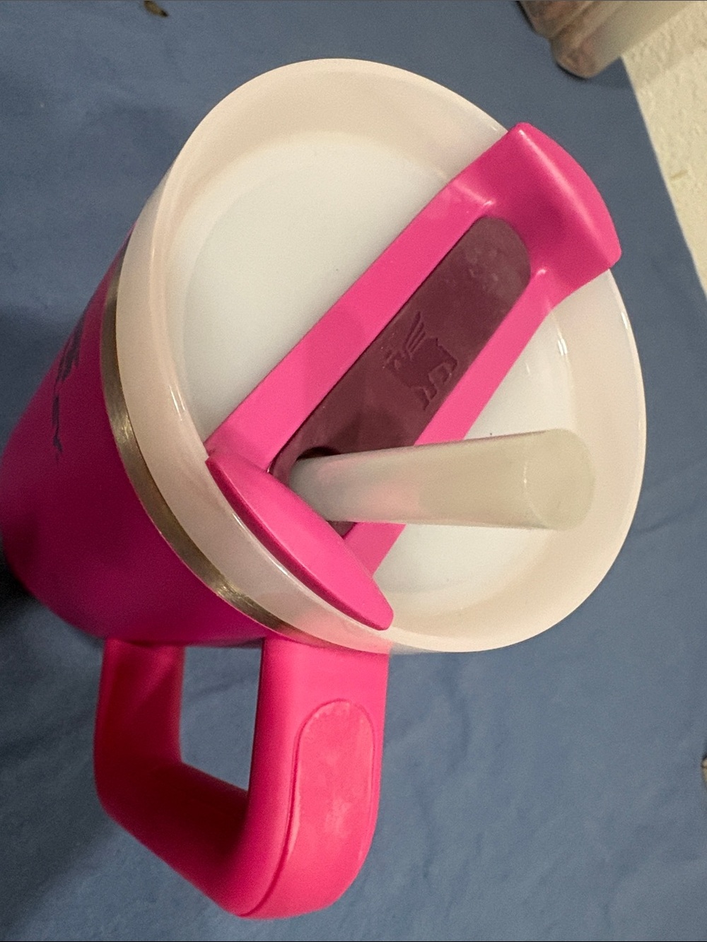 Stanley 40oz quencher fuschia. - Picture 4 of 7